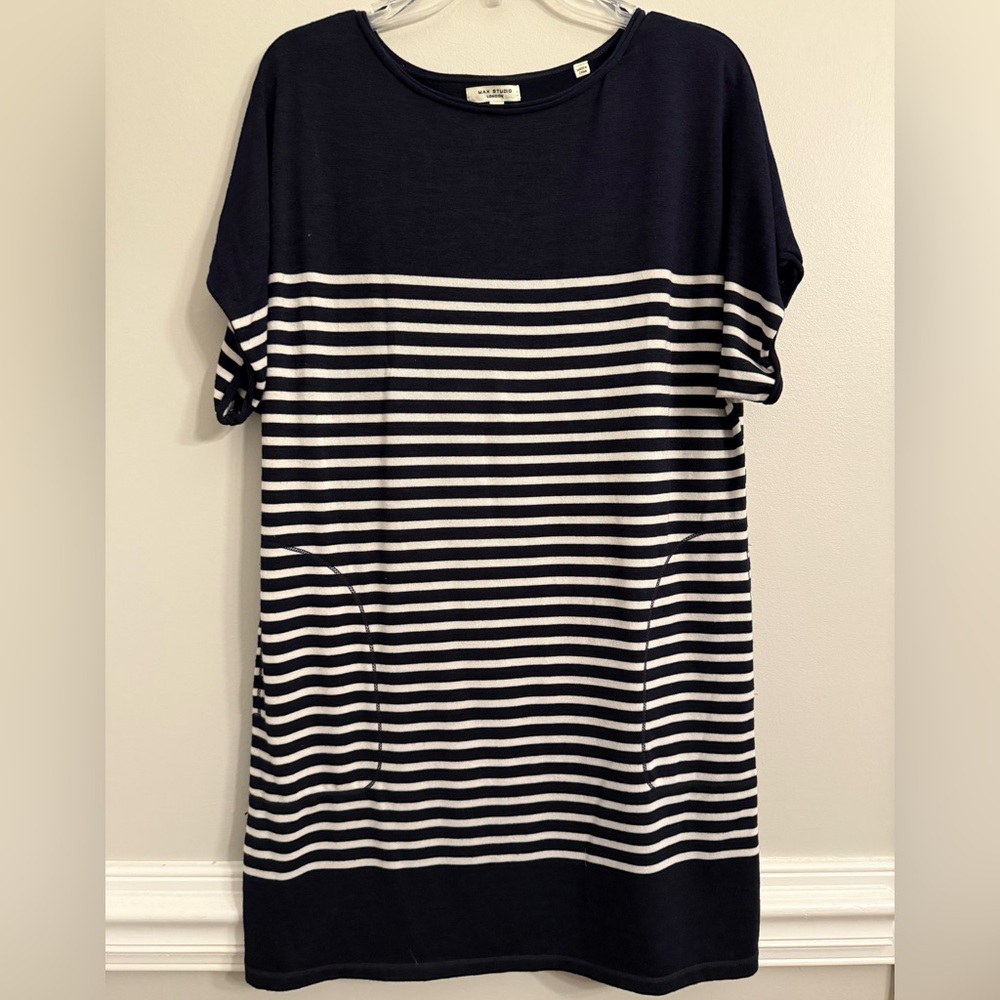 Max Studio t-shirt dress with pockets , navy/white, large, EUC